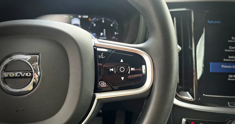 Volvo V60 Cross Country cena 174900 przebieg: 34891, rok produkcji 2022 z Skoczów małe 352